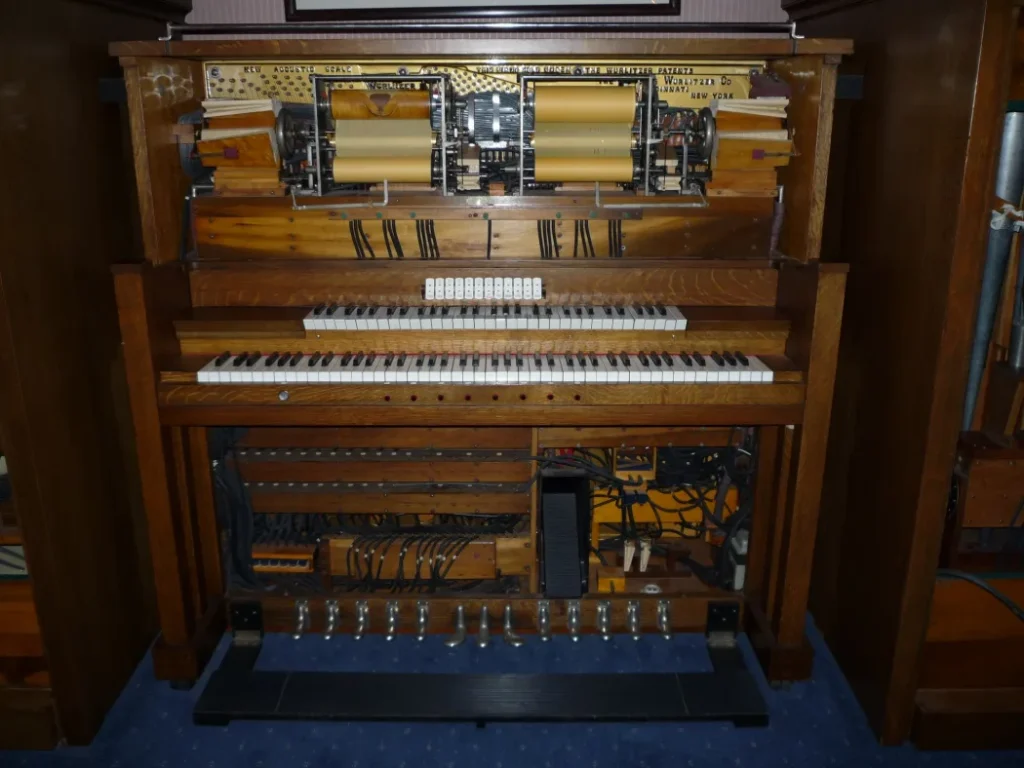 Middle section of Wurlitzer K